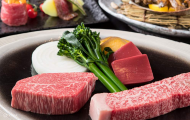 Thịt Bò Kobe Nhật A-5 A-3: Giá Thị Trường & Bí Quyết Nhập Khẩu Cao Cấp
