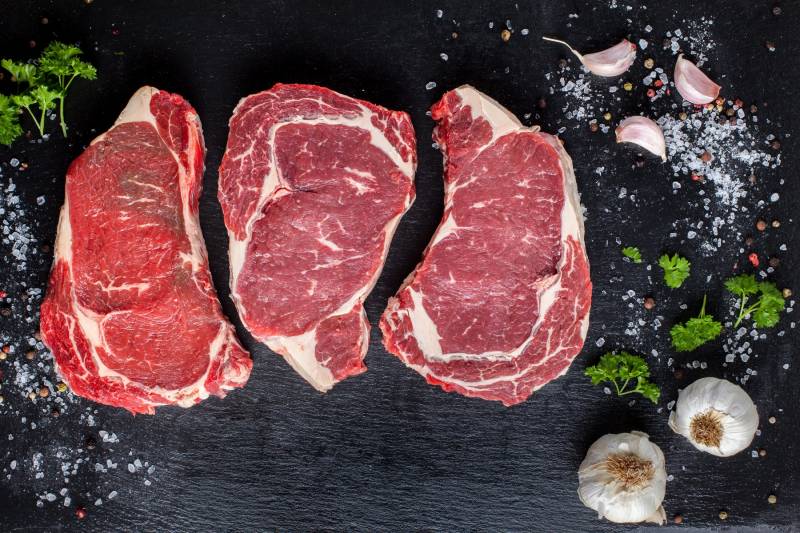 Thăn bò và thăn lưng bò thượng hạng, mềm mọng, béo ngậy. Lựa chọn hoàn hảo cho món beefsteak, nướng tảng tại gia.