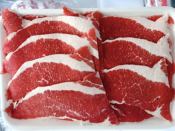Gầu bò giòn nhúng lẩu và gù bò nướng tảng, thịt bò tươi ngon, béo ngậy, chuẩn vị nhà hàng tại gia.