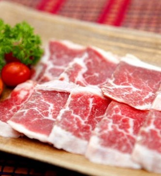 Gầu bò giòn nhúng lẩu và gù bò nướng tảng, thịt bò tươi ngon, béo ngậy, chuẩn vị nhà hàng tại gia.